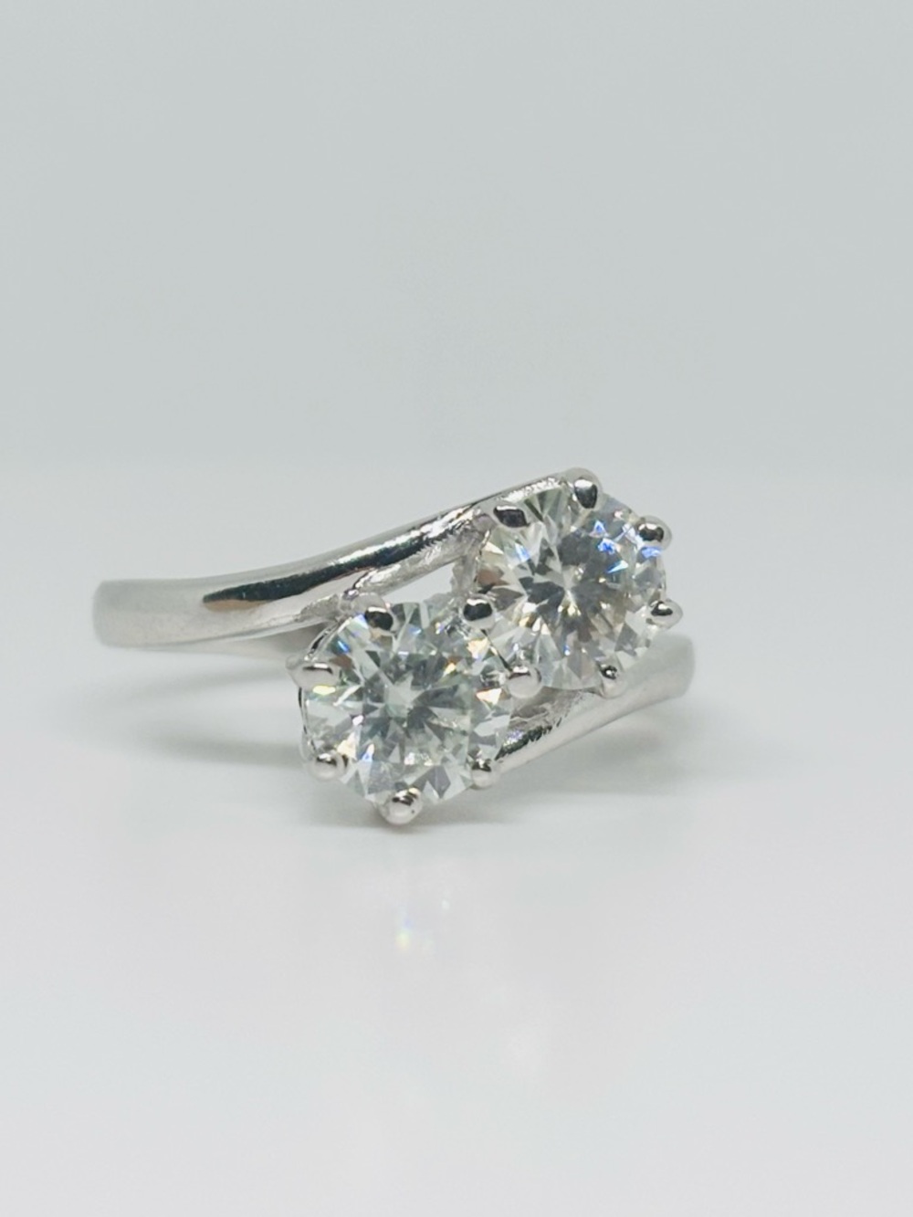 2ct MOISSANITE Ring size 7